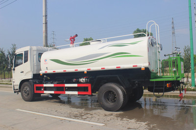 天錦底盤發動機馬力解析與灑水車高清細節圖鑒賞